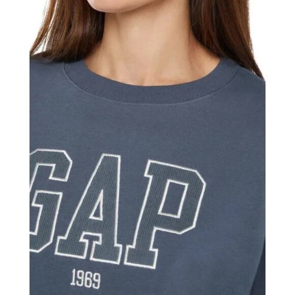 Gap Women's Logo Crewneck Sweatshirt, Blue (Vintage Indigo), (Size M) NWT - Picture 2 of 11
